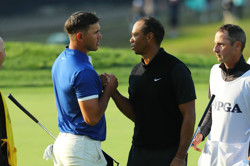 Koepka lidera el PGA Championship y Tiger Woods falla el corte