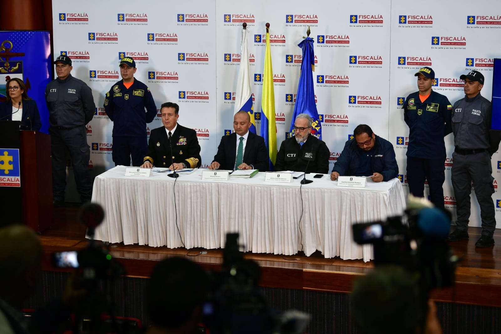Cinco miembros de la Armada fueron capturados por tráfico de migrantes
