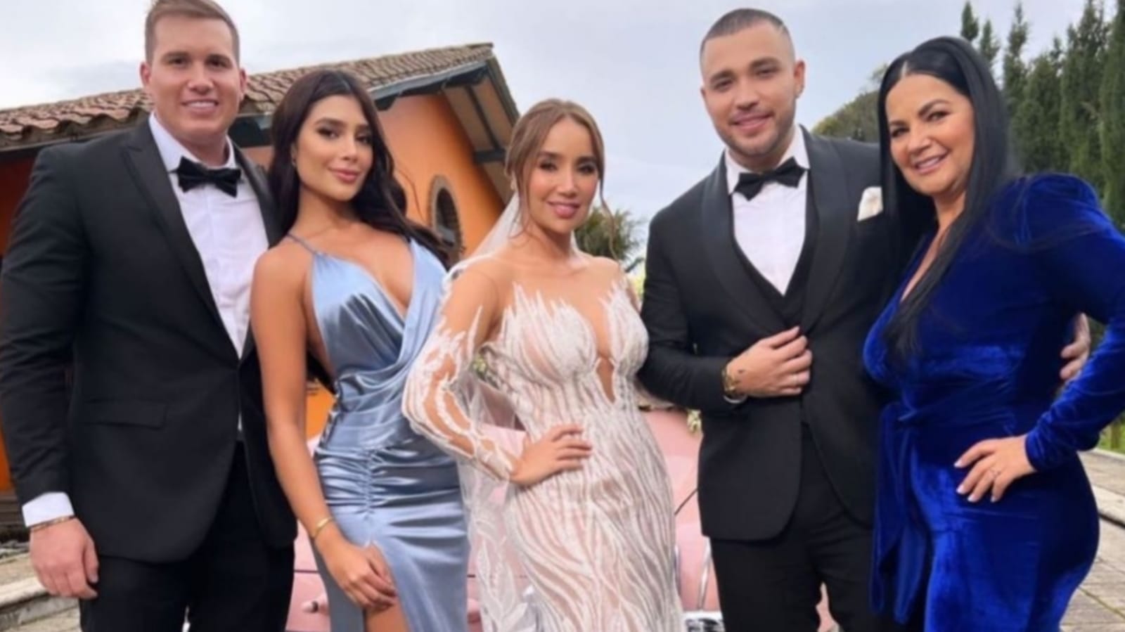 Andrés, María Alejandra Jara, Paola Jara, Jessi Uribe y Marleny Jaramillo