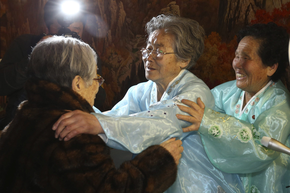 Histórico encuentro de las familias de Corea tras 60 años de ausencia