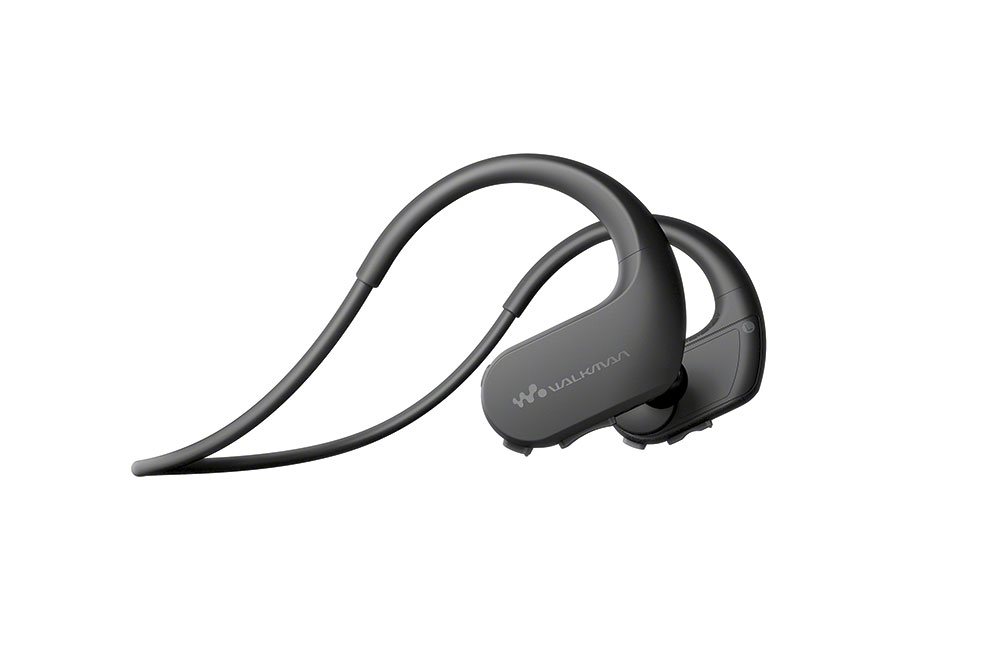 Más de uno había soñado con este momento: tener la posibilidad de estar conectado a su música hasta en la piscina y en el mar. Los Walkman WS410, de Sony, almacenan hasta 4gb de música y, gracias a su forma ergonómica, garantizan precisión y comodidad a los que entrenan solos. Son resistentes al agua (incluso a la salada), al polvo, a la arena y se pueden usar en una profundidad hasta de dos metros.