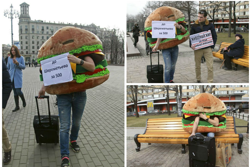 Escenifican la expulsión de la hamburguesa estadounidense de Rusia