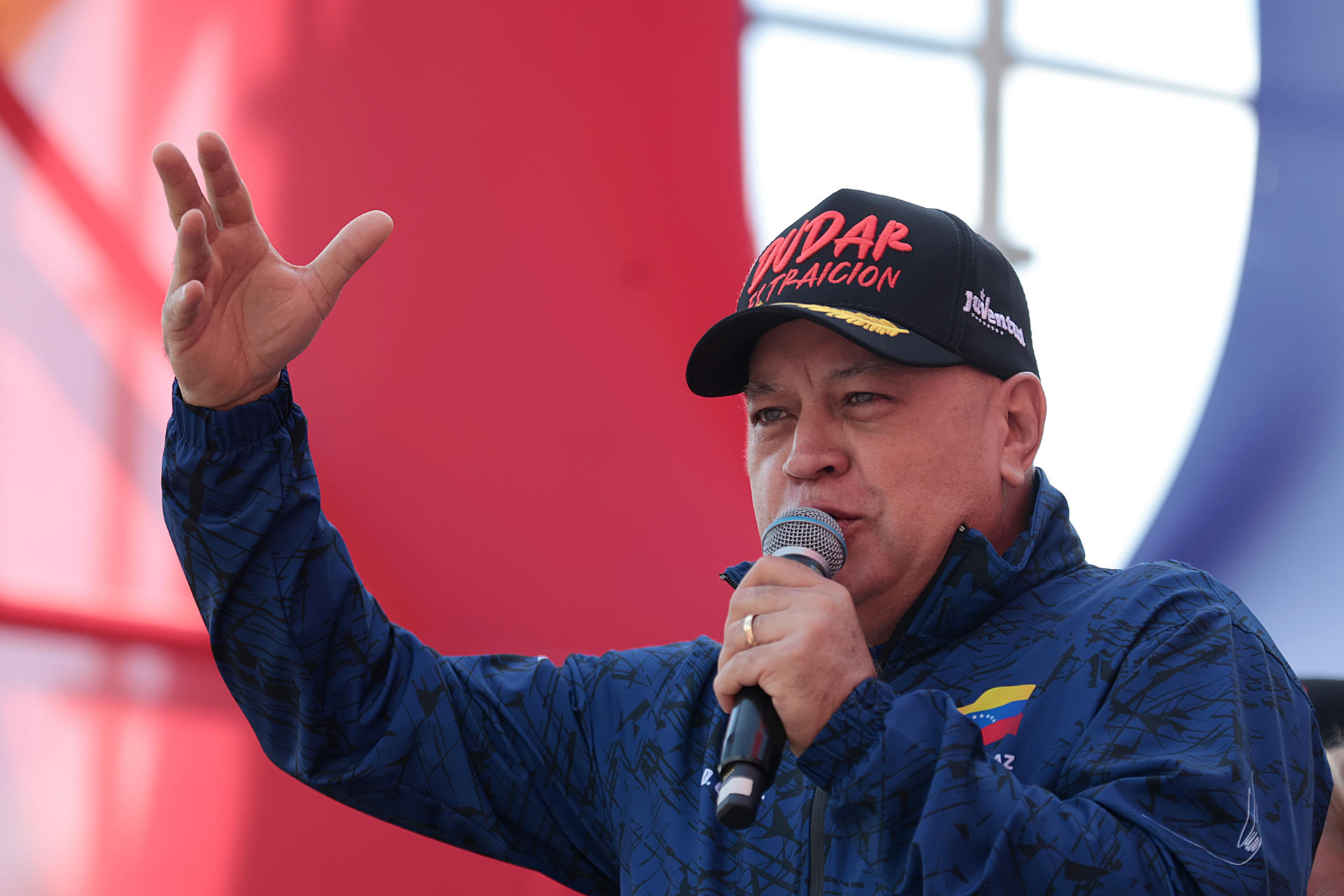 Maduro y Flores sufrieron heridas durante su captura, dice Cabello: reporta 100 muertos