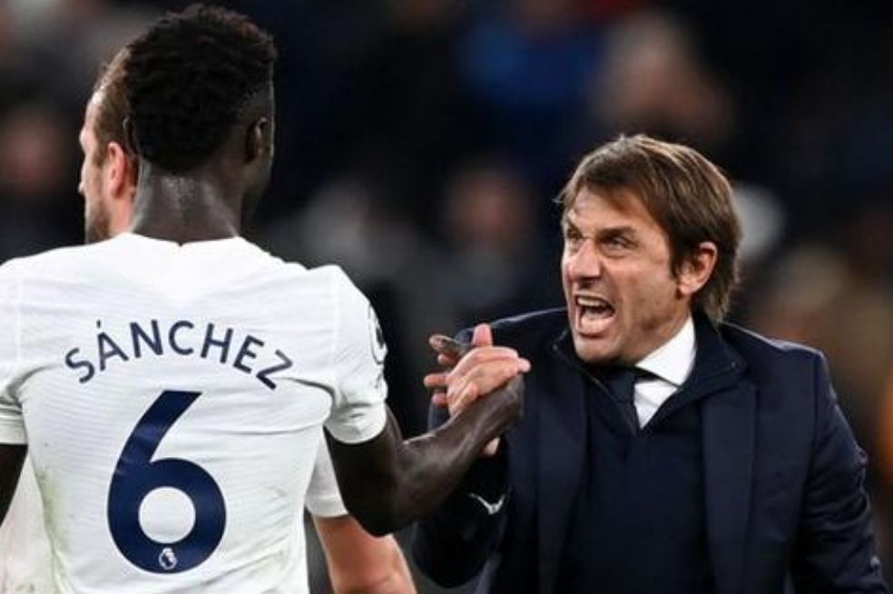 Con Davinson, el Tottenham goleó 3-0 al Arsenal y sueña con la Champions