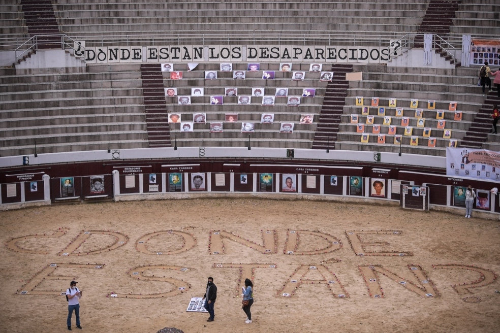 La Plaza de Toros Santamaría se convirtió en una galería por los desaparecidos