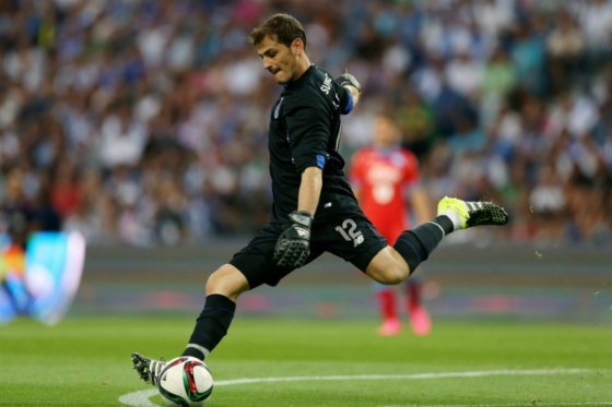 Iker Casillas le sale al paso a rumores sobre su suplencia en Oporto