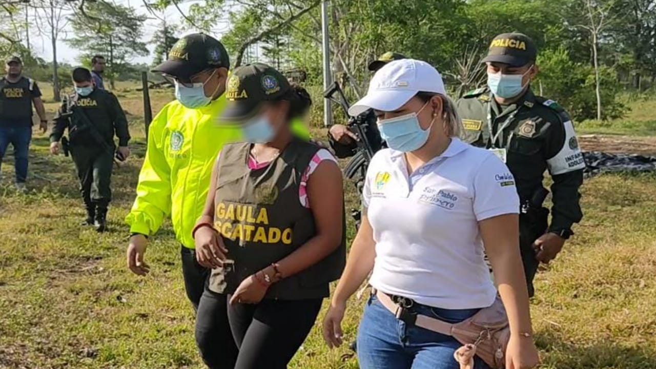 Rescatan a niña cuyo padrastro la mantuvo secuestrada cuatro años