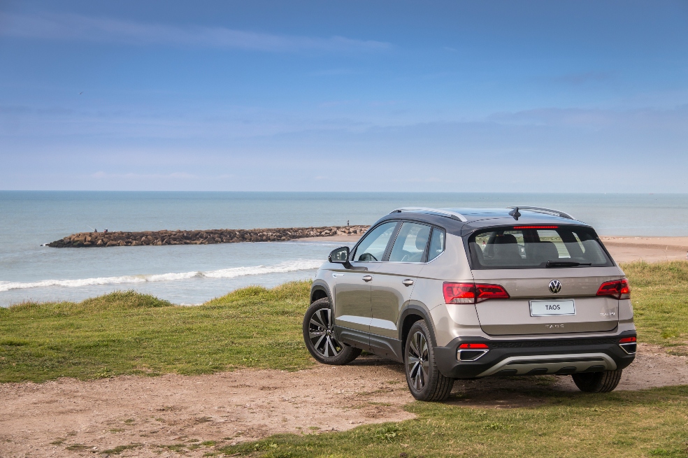 VW Taos.