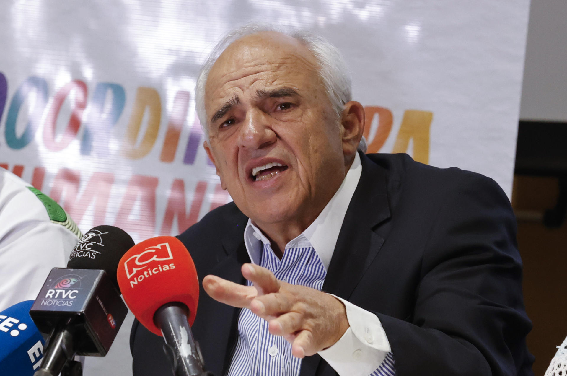 ¿De la Espriella no invitó a algunos expresidentes a su posesión?: Samper ya habló