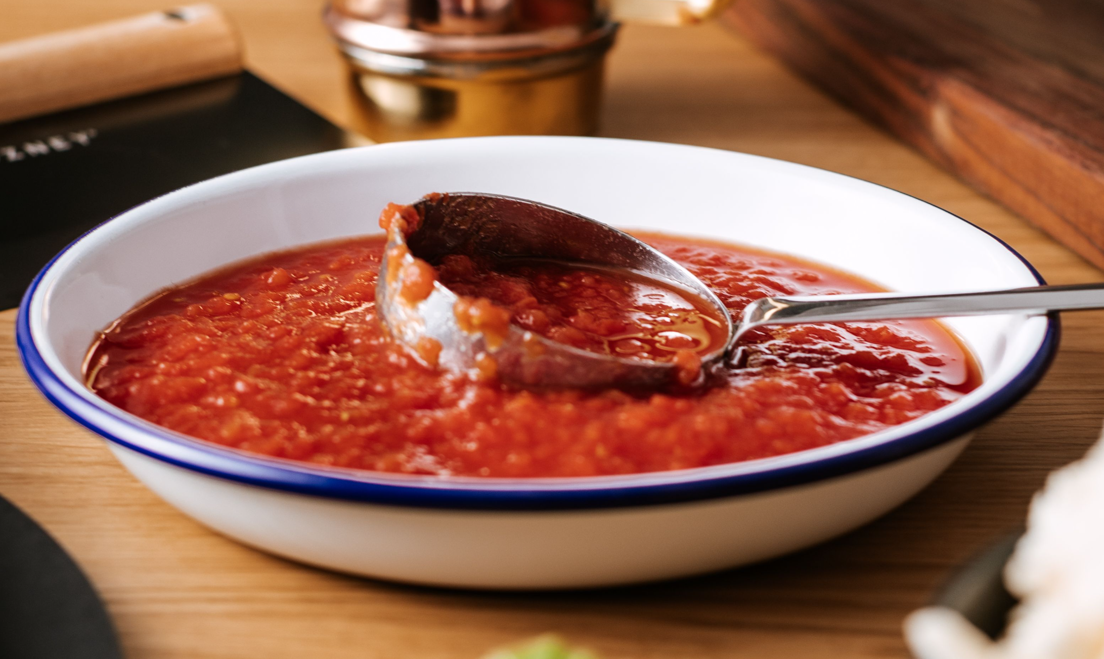 Salsa marinara universal: base para pastas, pizza y lasaña en una sola receta