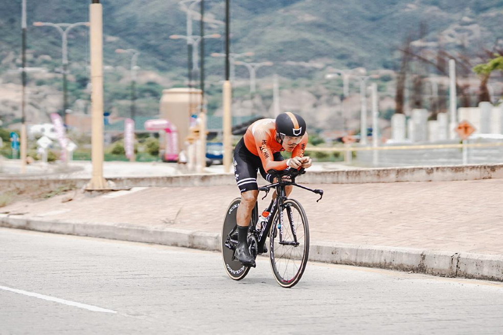 Víctor Ocampo fue el mejor en la crono individual de la Vuelta de la Juventud
