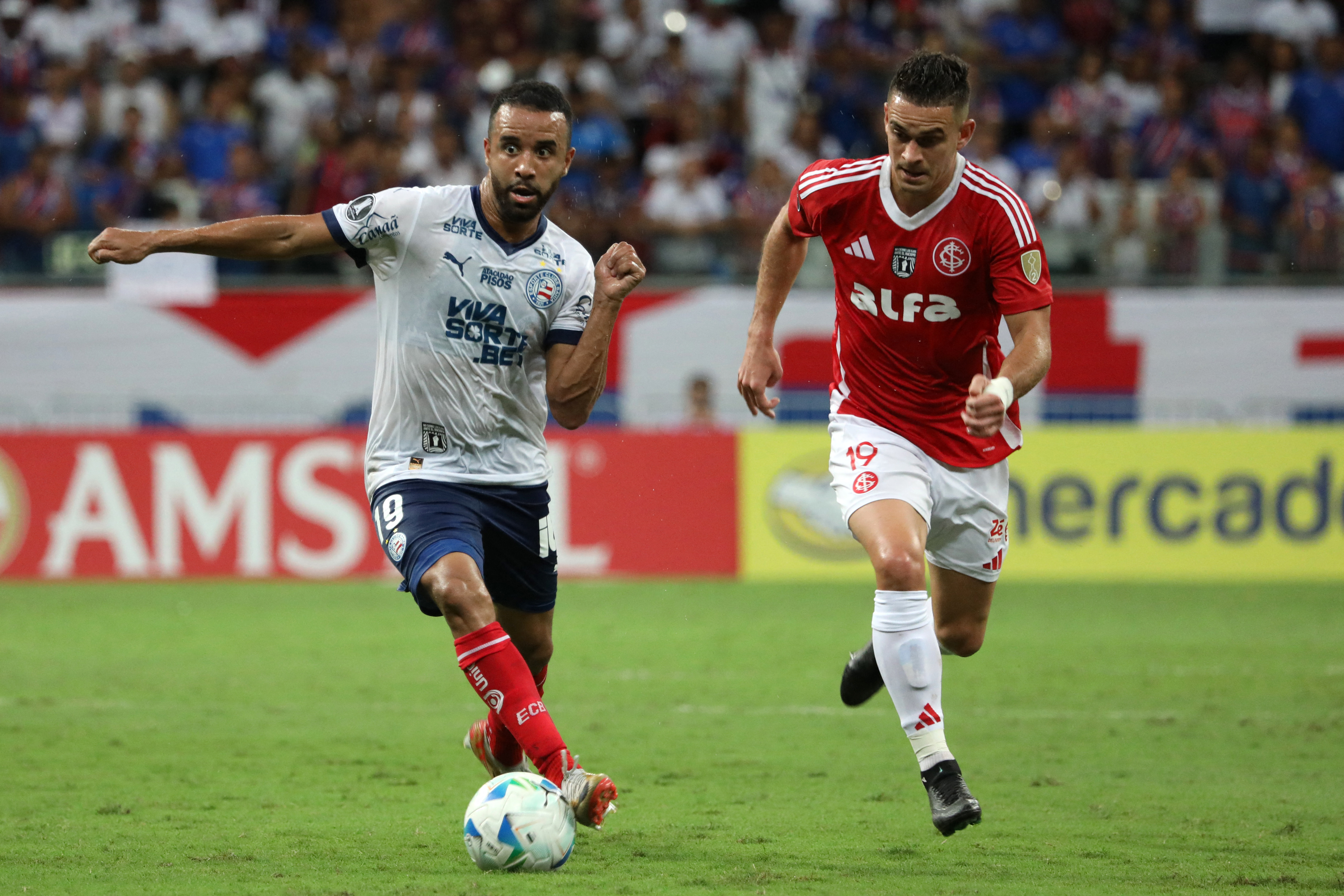 Rafael Santos Borré fue titular en el Internacional de Porto Alegre, que empató 1-1 con Bahía en la primera fecha de la fase de grupos de la Copa Libertadores 2025.