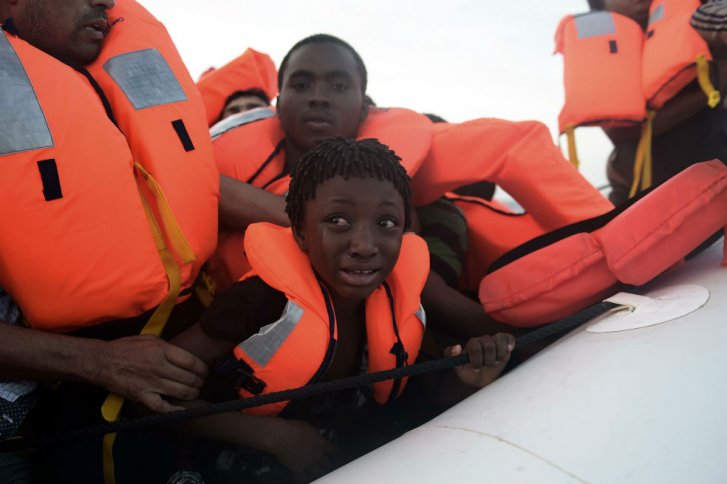 Conmovedor video que Coldplay dedica a los inmigrantes del Mediterráneo