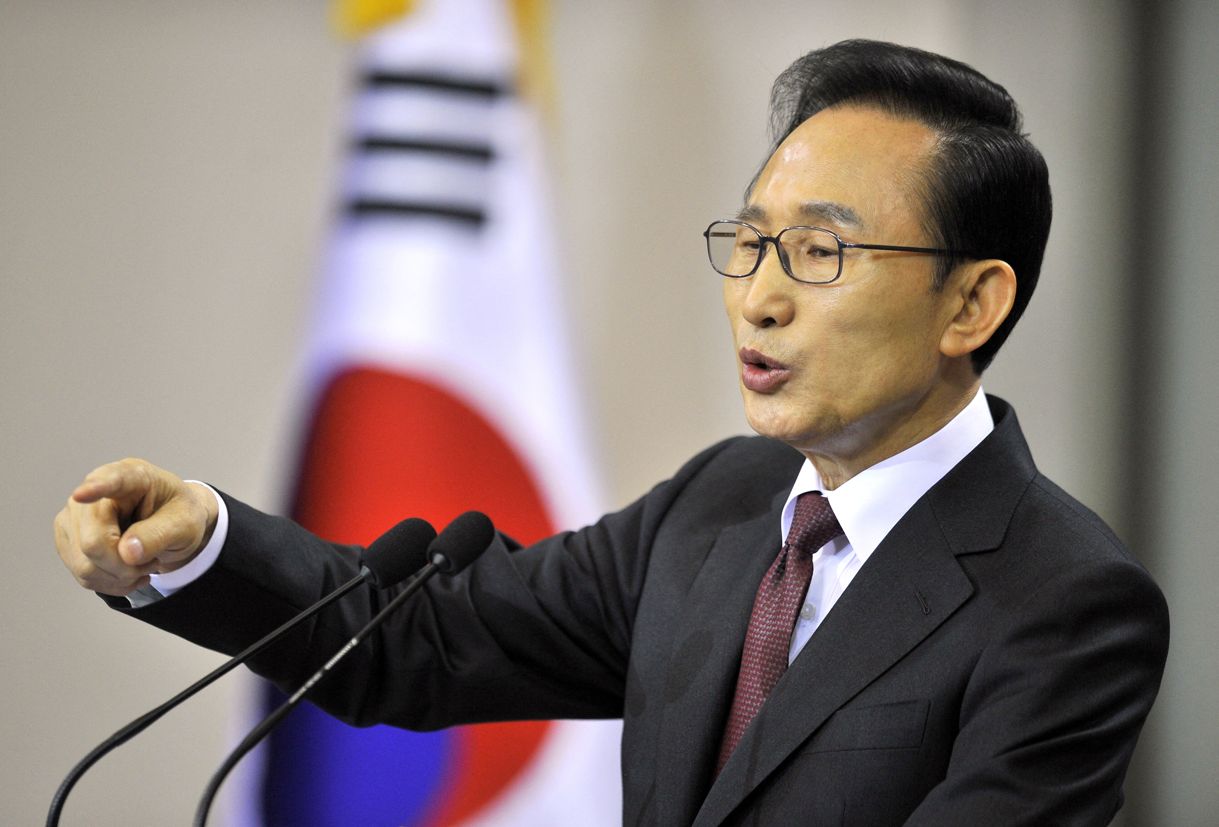 Corea del Sur indulta a expresidente Lee condenado por corrupción