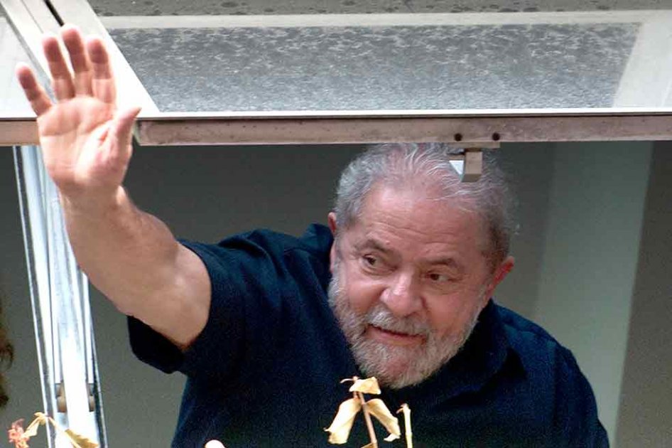 Fiscalía acusa a expresidente Lula por ocultar lujosa propiedad