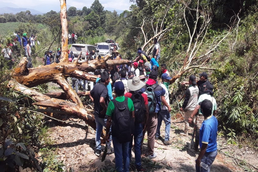 Guardia indígena fue atacada por grupo armado en Caldono, Cauca: hay 22 heridos y un muerto