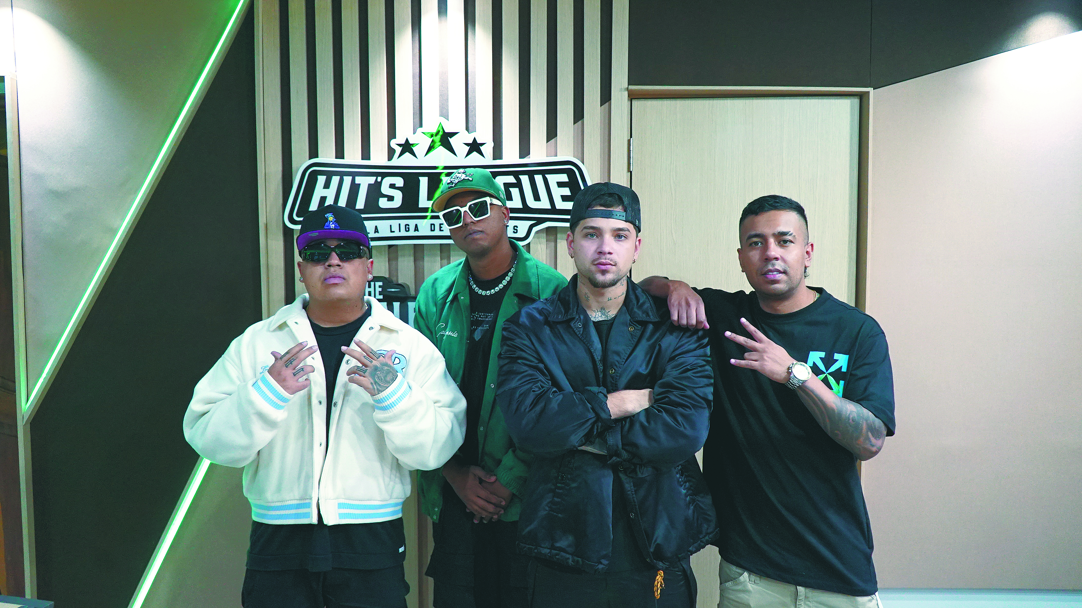 Productores musicales, compositores y cantantes, hacen parte del equipo de la Hits League.