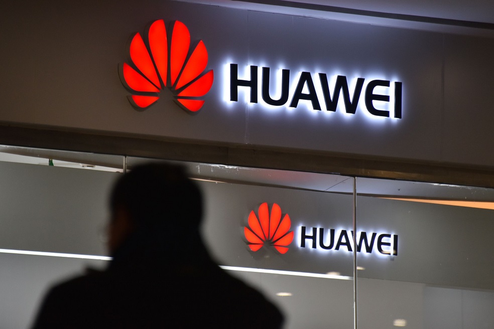 Huawei sanciona a empleados por enviar mensaje desde un iPhone