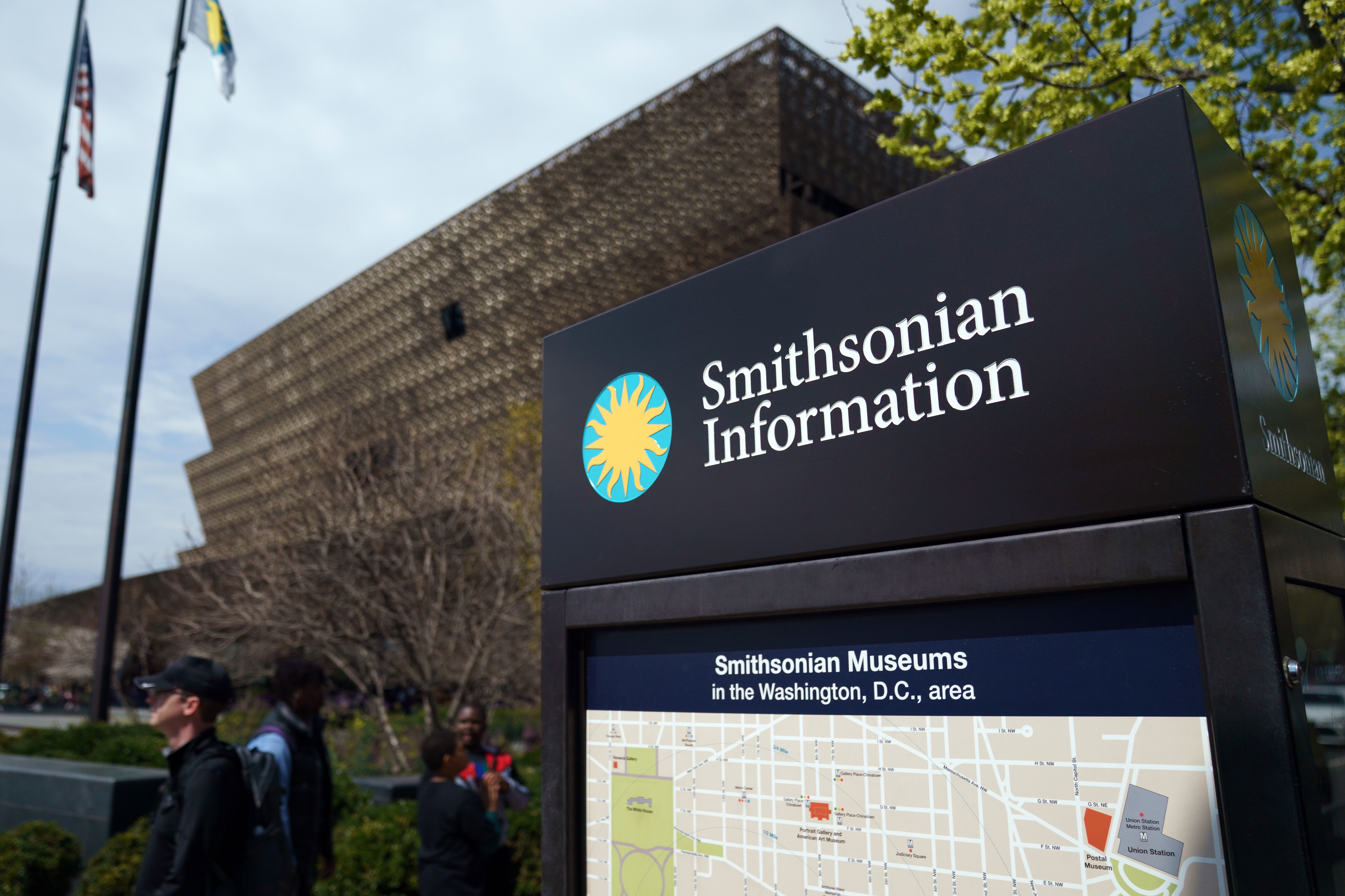 El Smithsonian volverá a incluir intentos de destitución de Trump en su exposición