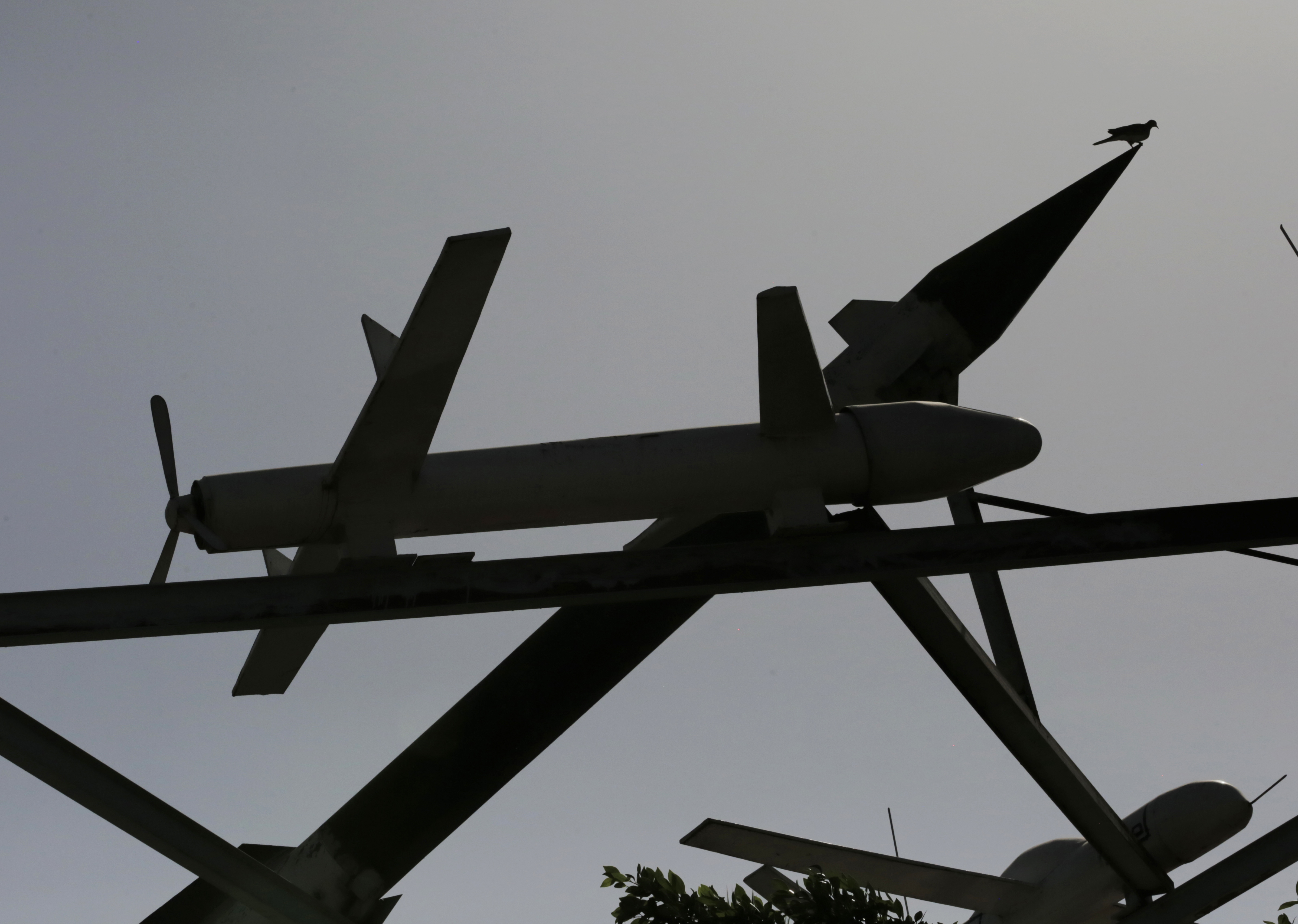 Hutíes prometen “escalada” tras bombardeos de EE. UU. y Reino Unido en Yemen