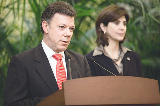 Ni Santos ni la canciller asistirán a cumbre de Unasur donde se tratará agresión a Evo