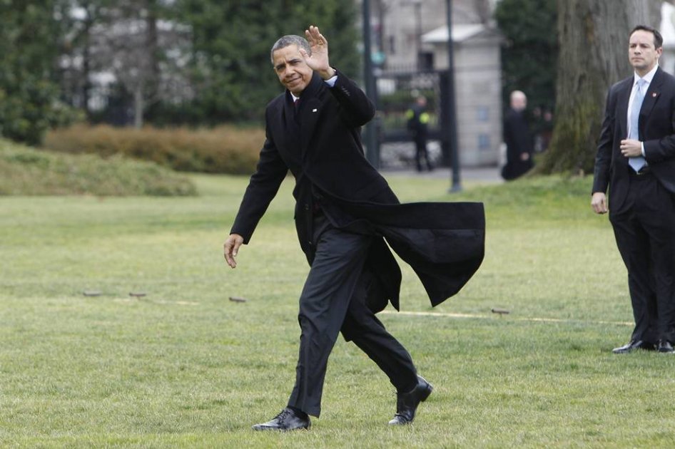 Obama vuelve a Washington, al borde del «precipicio fiscal»