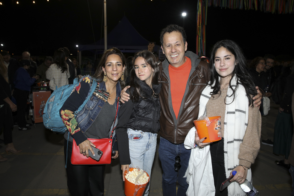 Paula Ucrus Silvana Sanchez Alejandro Villa Lobos Isabel Villalobos