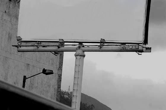Ordenan que vallas y avisos luminosos de Bogotá se apaguen desde las 8 p.m.