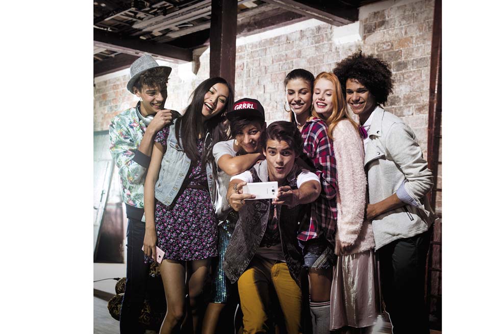 Samsung les apuesta a los selfis