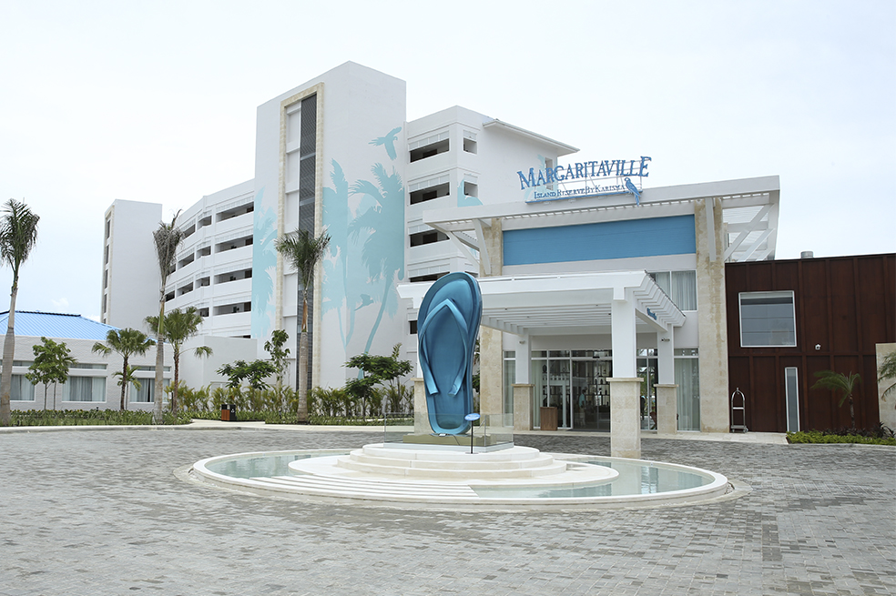 Fachada del exclusivo Hotel Margaritaville Island Reserve Cap Cana