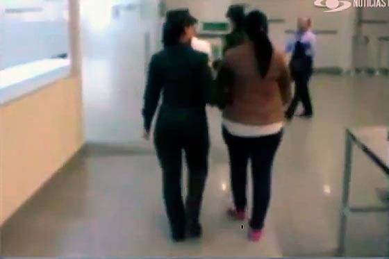 En Eldorado detienen dos mexicanas que ingresaban dólares en sus genitales
