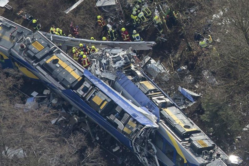 Al menos ocho muertos y 150 heridos en choque de trenes en Alemania