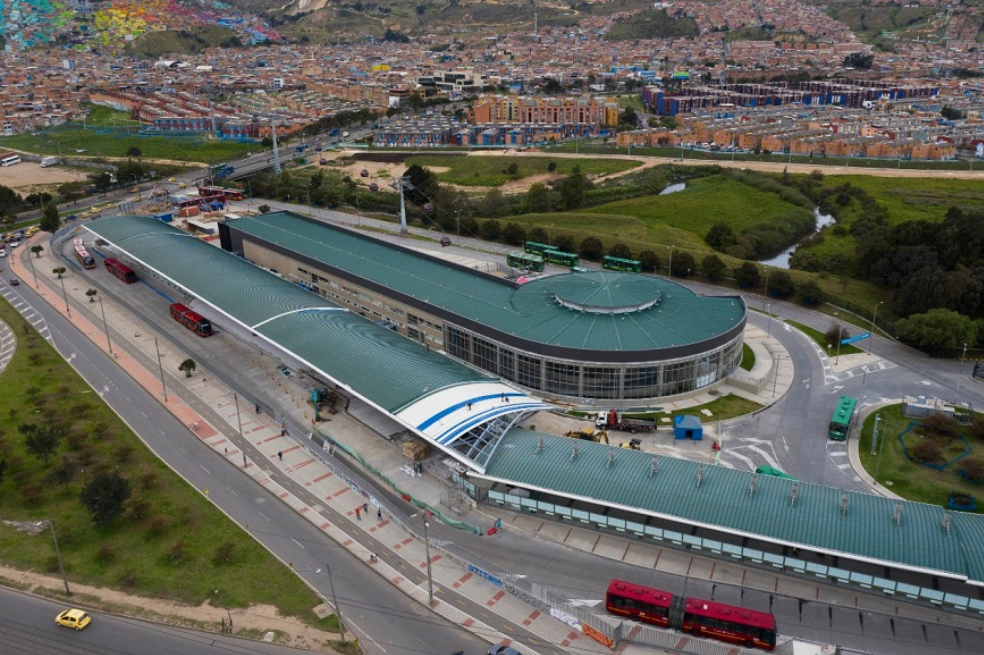 IDU suscribe contrato para el uso de herramienta 3D en proyectos de infraestructura