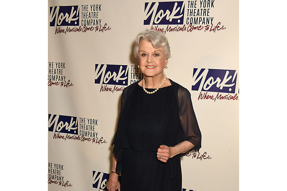 Angela Lansbury dice que mujeres deben asumir ‘parte de la culpa’ en problemática de acoso sexual