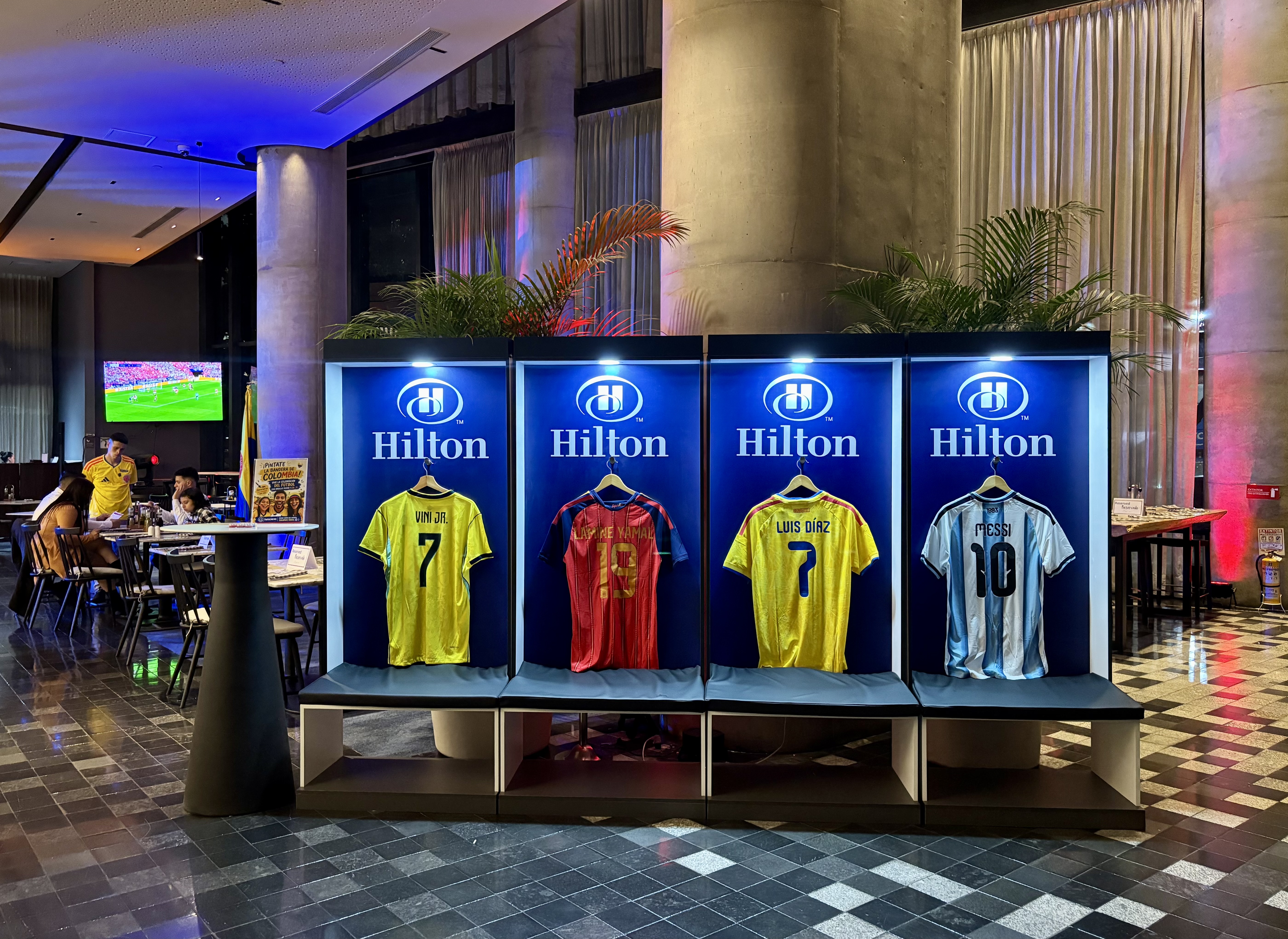 Hilton Bogotá Corferias reúne fútbol, gastronomía y entretenimiento para vivir la emoción del Mundial en un solo lugar.