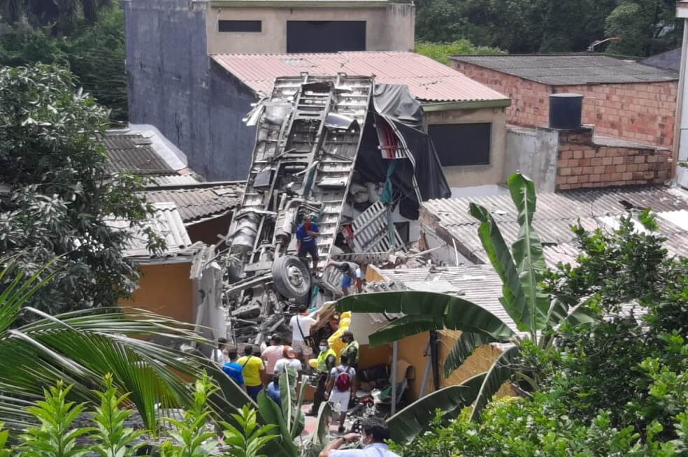 Camión perdió el control y se estrelló contra una vivienda en Villeta, Cundinamarca