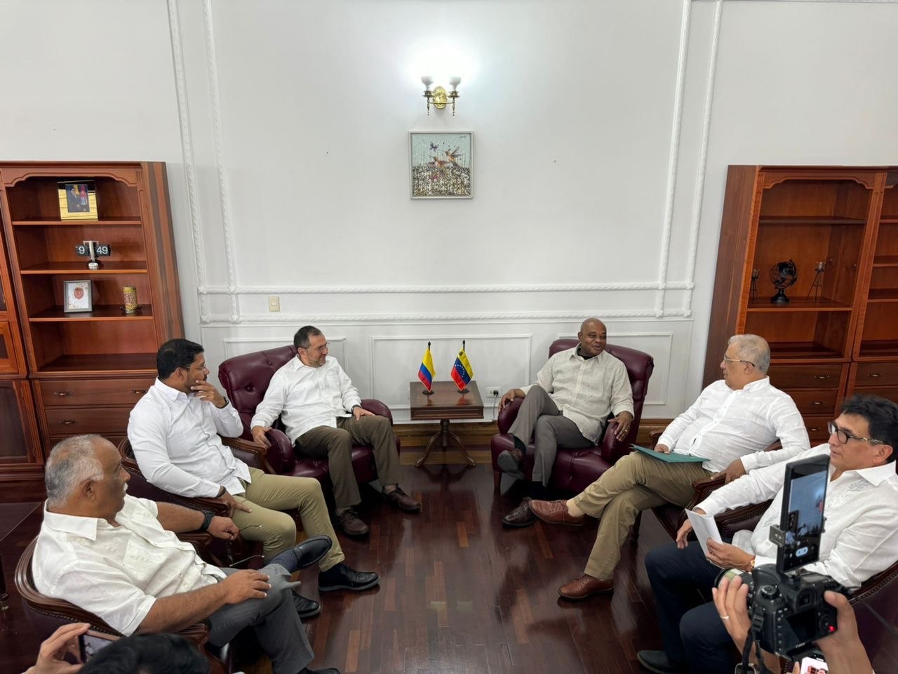 Reunión entre Murillo y Yván Gil