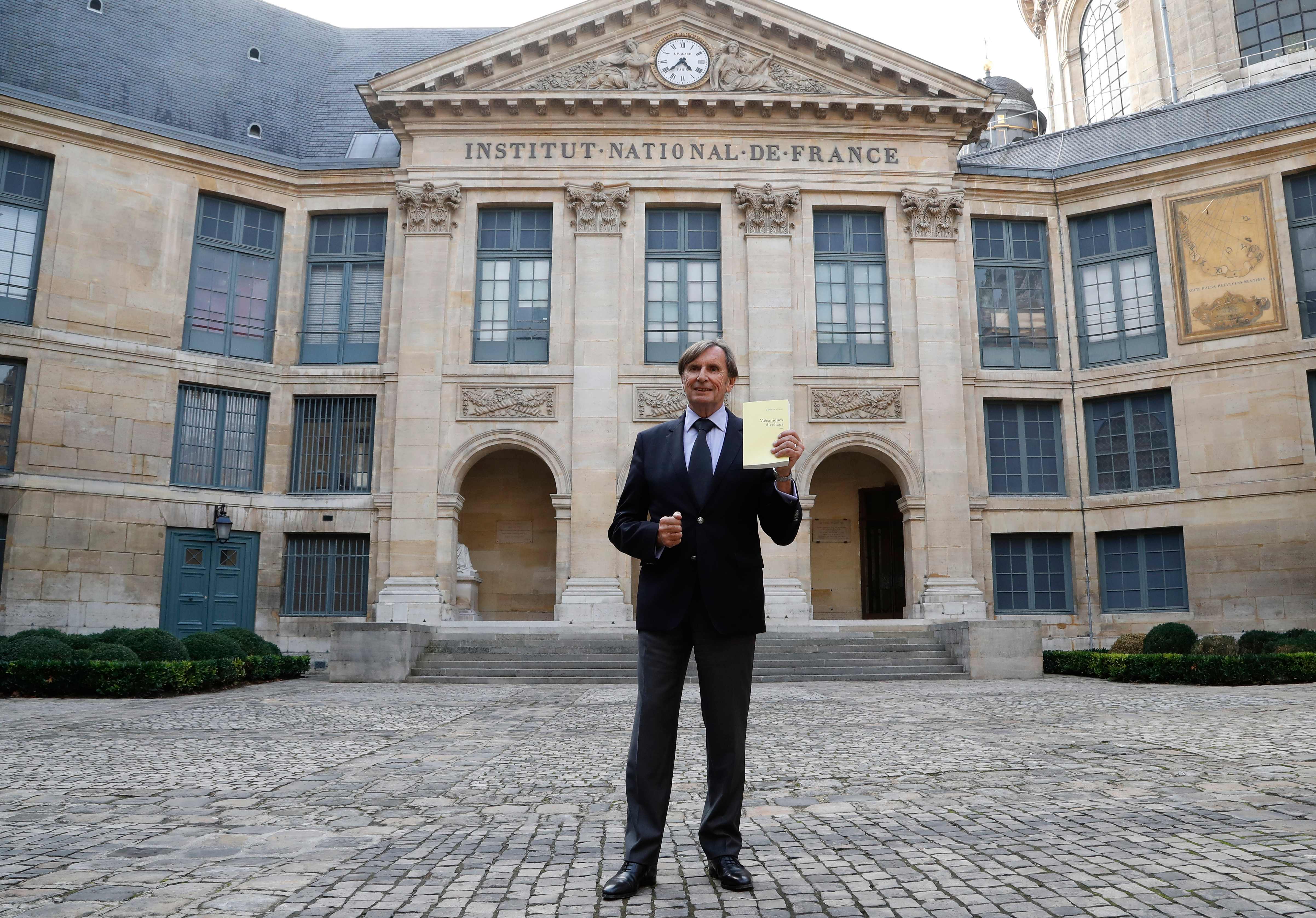 Daniel Rondeau gana el gran premio de novela de la Academia Francesa
