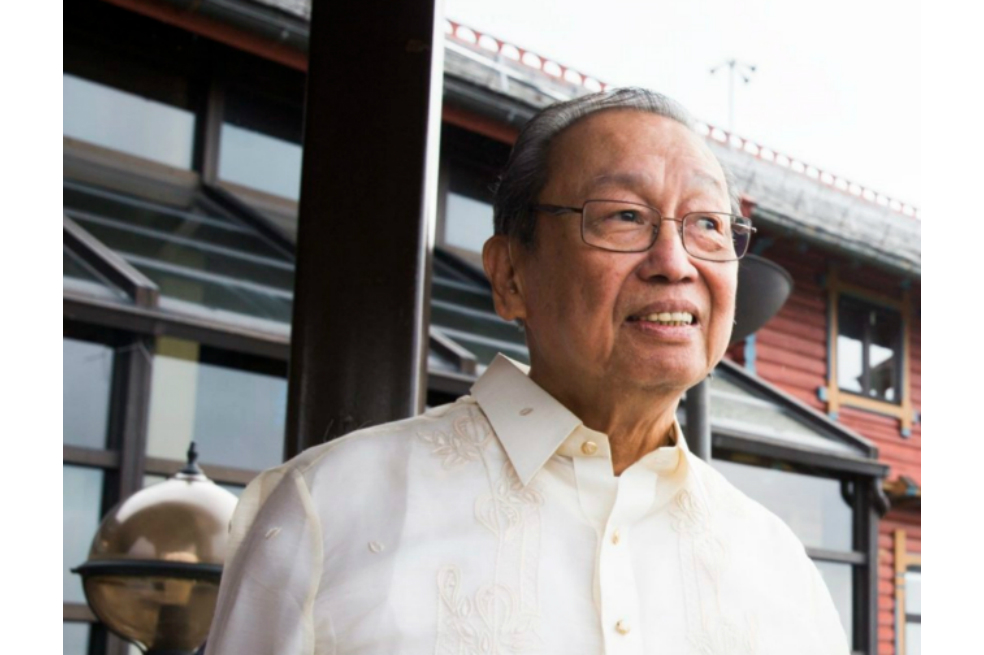 El poeta Jose Maria Sison, 50 años al frente del Partido Comunista filipino