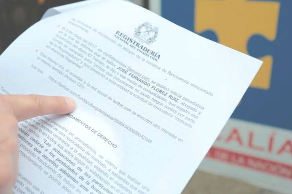 Denuncian en Fiscalía a peñalosista que inscribió falso comité de revocatoria