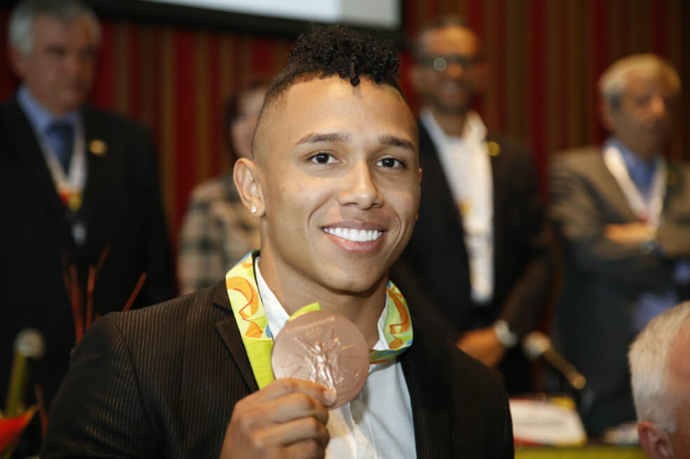 Luis Javier Mosquera recibió el bronce que ganó en Río 2016