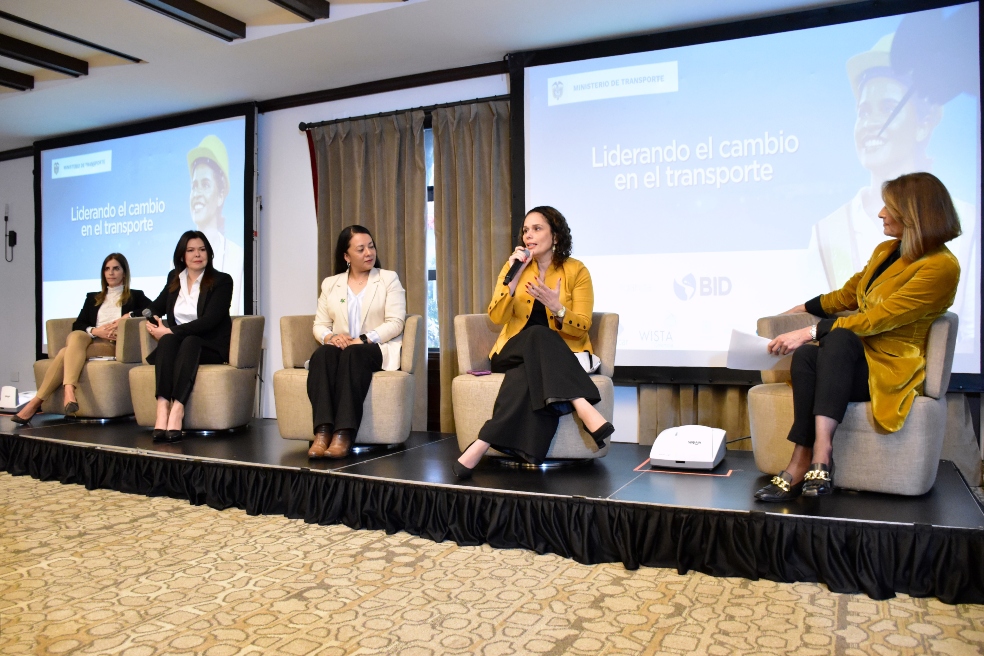 Mujeres en el sector transporte: un largo camino hacia la equidad
