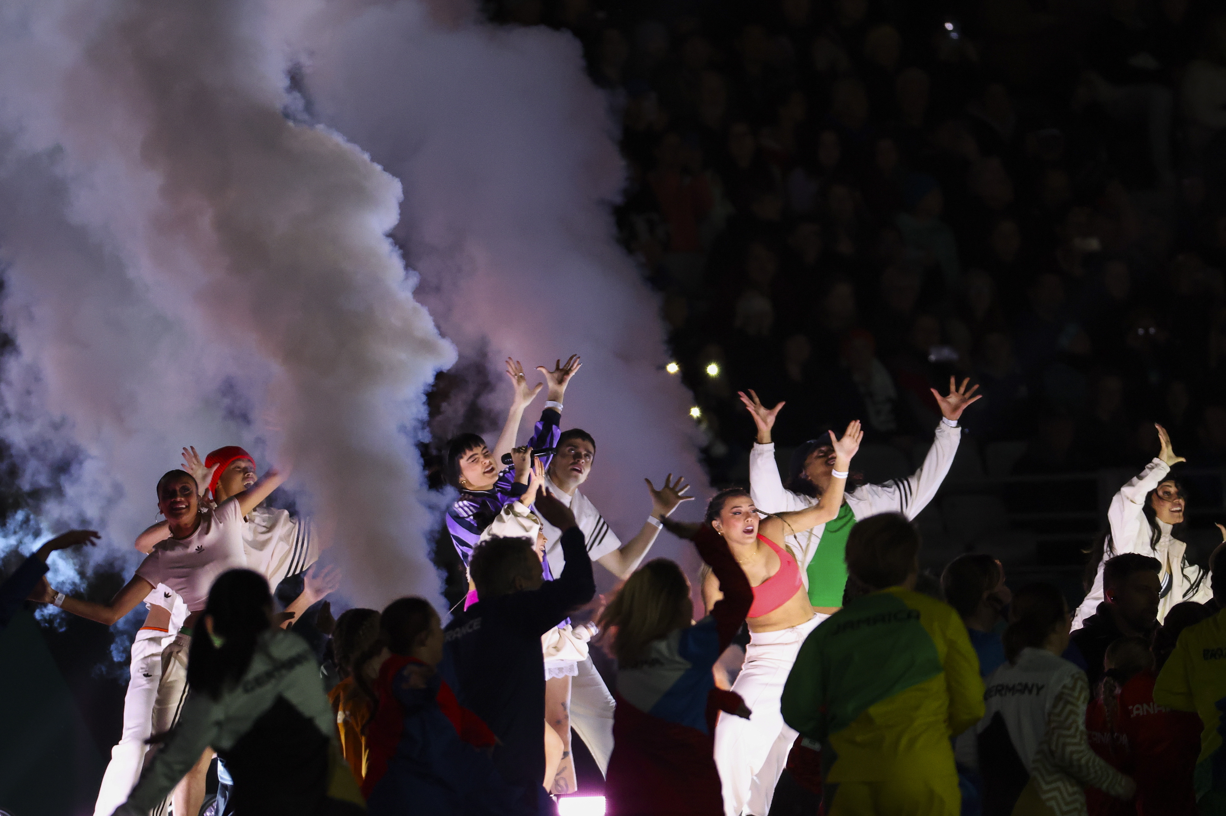 Auckland (New Zealand), 20/07/2023.- Performer react during the opening ceremony of the FIFA Women's World Cup ahead of the group A soccer match between New Zealand and Norway, in Auckland, New Zealand, 20 July 2023. (Mundial de Fútbol, Nueva Zelanda, Noruega) EFE/EPA/HOW HWEE YOUNG