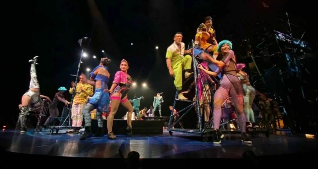 Cirque Du Soleil: BAZZAR