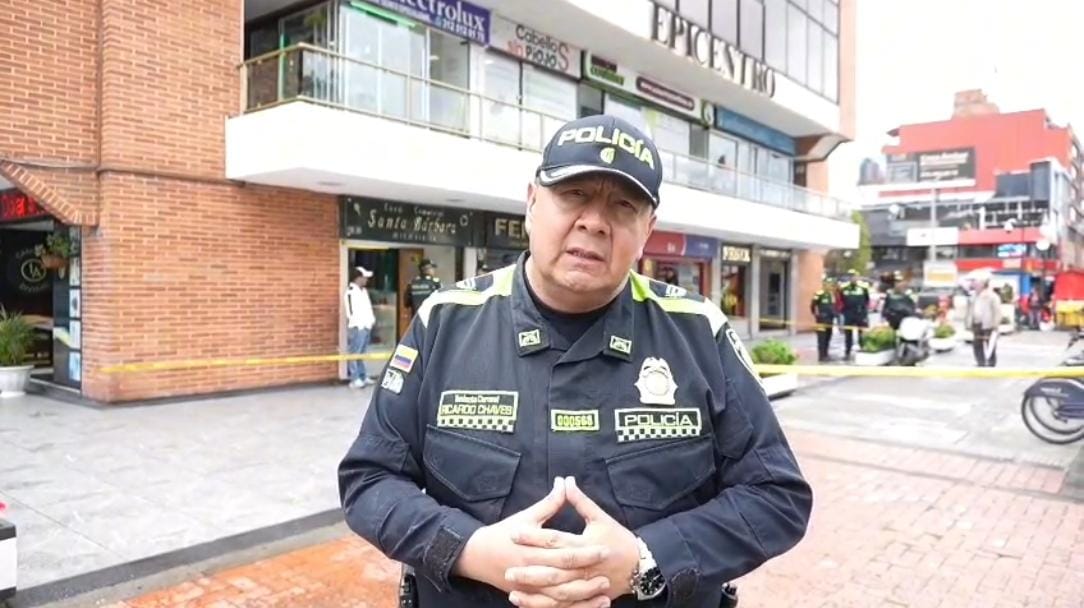 Con una maceta, ladrones rompieron vitrina y roban reloj de COP 40 millones en Santa Bárbara