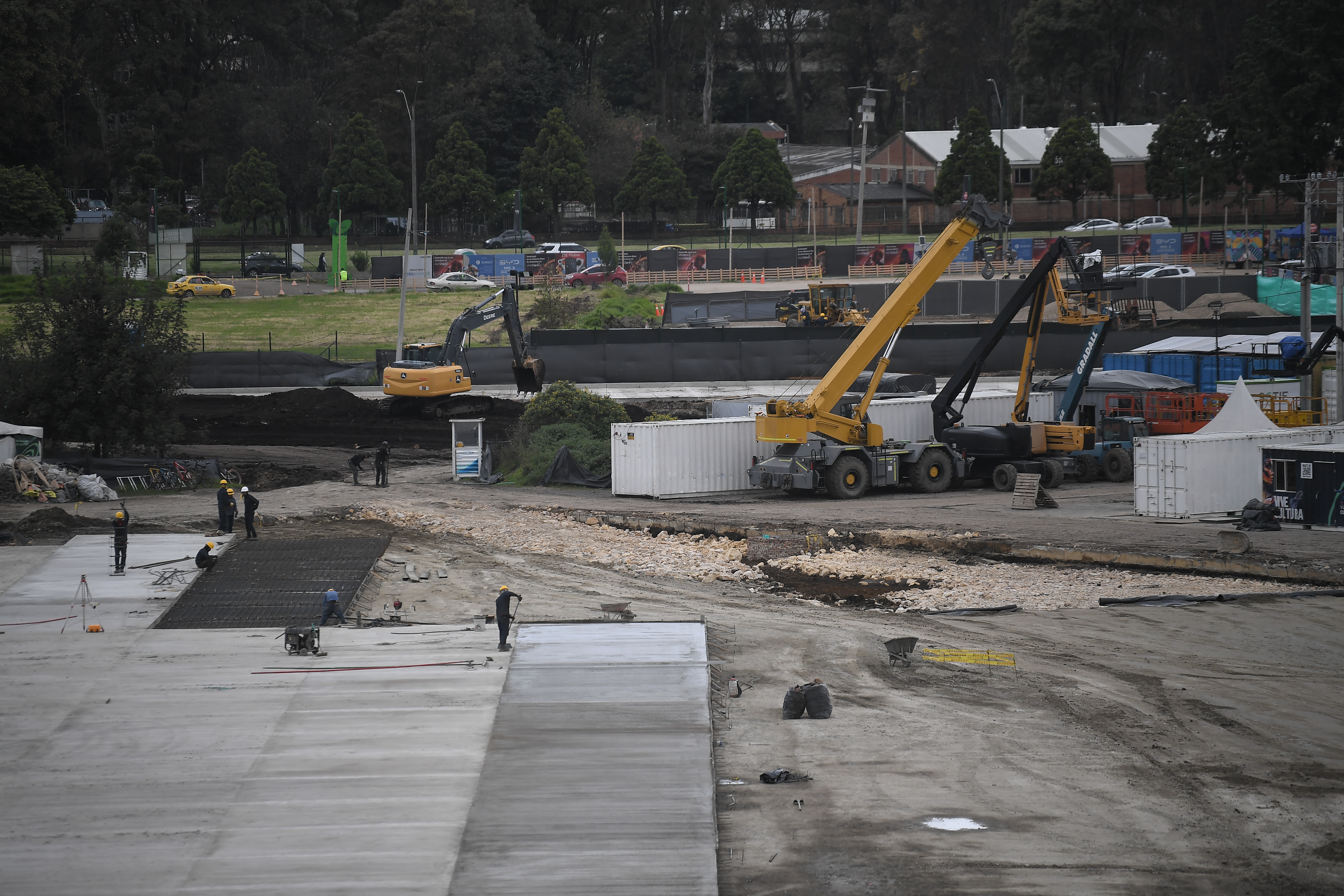 Progreso de montaje del escenario que recibirá a más personas que El Campín.