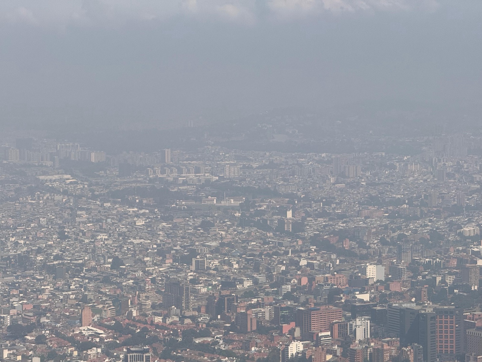 Calidad del aire en Bogotá empeora por incendios regionales: precauciones a tener en cuenta