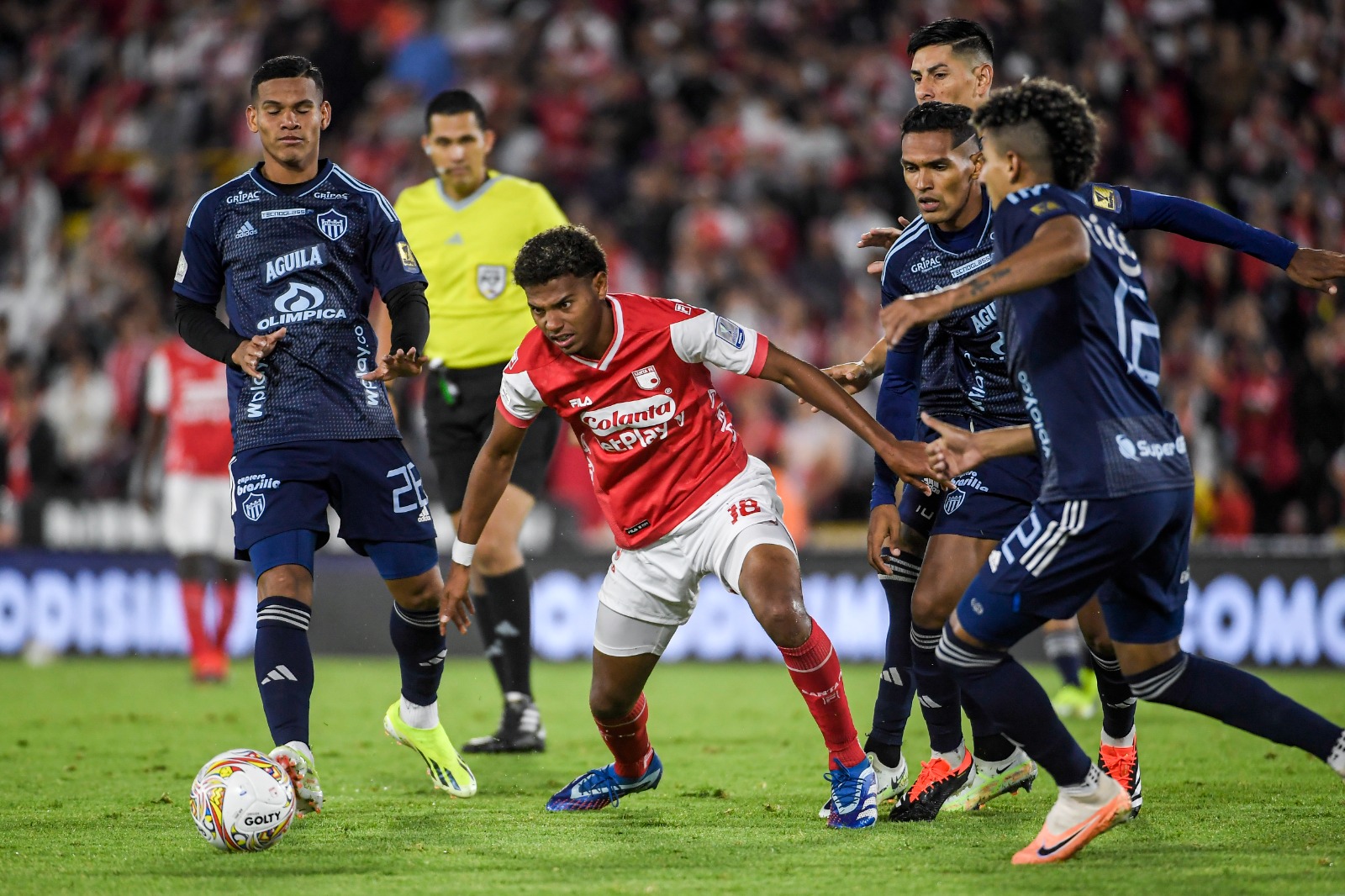 Independiente Santa Fe goleó a Junior en Bogotá.