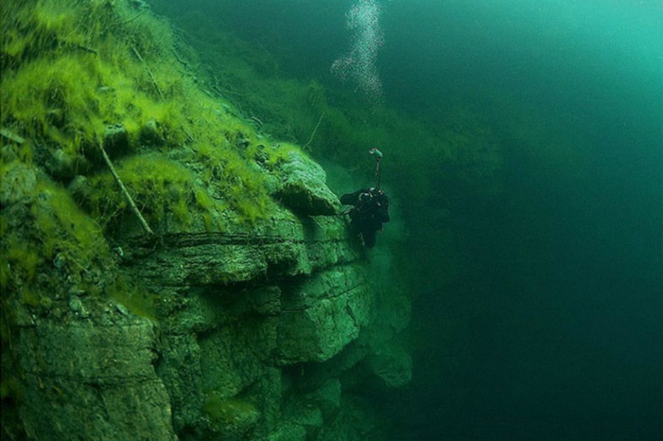 El misterio de un lago ruso sin peces y ‘sin fondo’