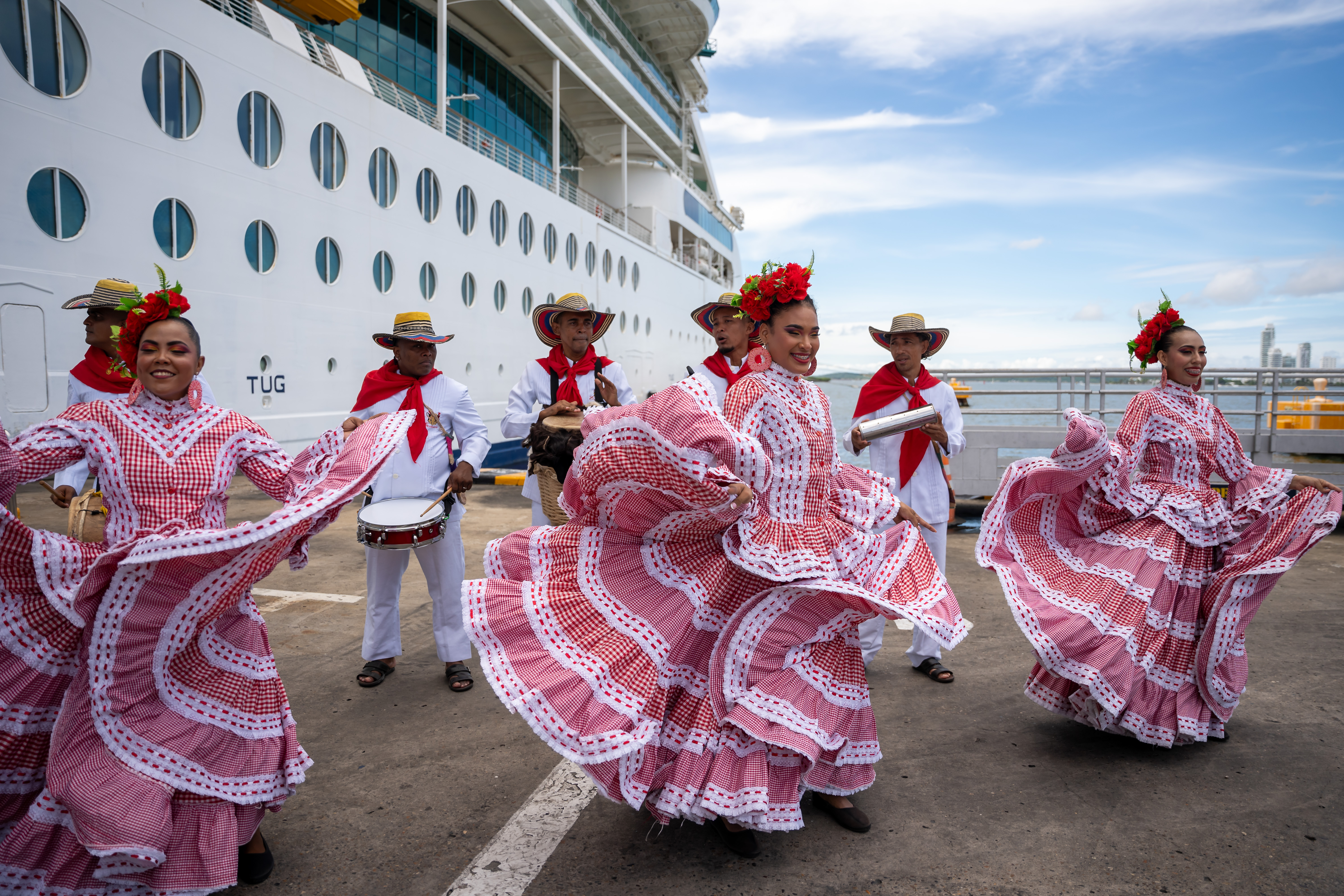 Cruceros por el Caribe sin visa desde Cartagena: múltiples destinos y entretenimiento a bordo